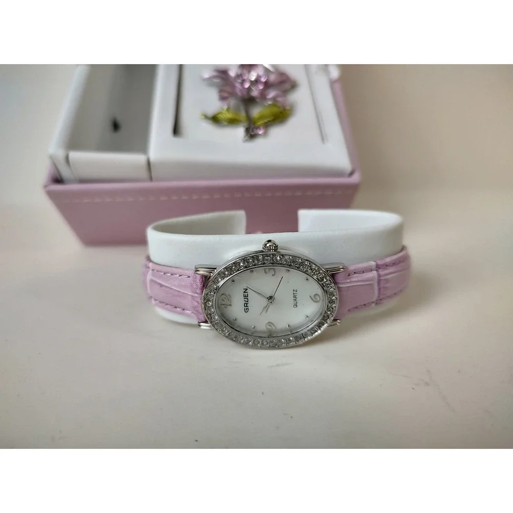 Gruen ladies watch and pin‎ set purple lavendar w/ box